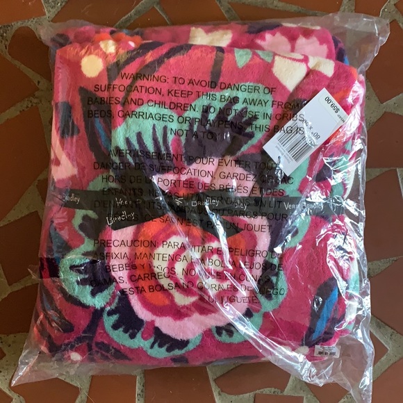Vera Bradley Bloom Berry Throw Blanket - Picture 2 of 4